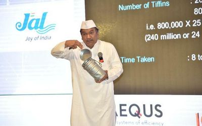 The dabbawala story captivates Hubballi audience