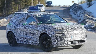Hot 2023 Audi RS Q6 E-Tron Spied For The First Time