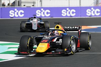 F2 Saudi Arabia: Lawson wins ahead of Vips in chaotic sprint race