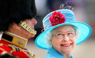 Which countries still recognise the Queen as head of state?