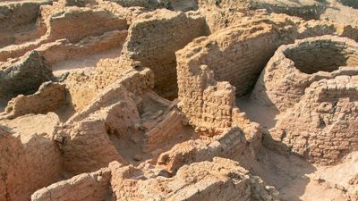 Archeologists Discover Well-Preserved Storage Silos In Ancient Egyptian Town