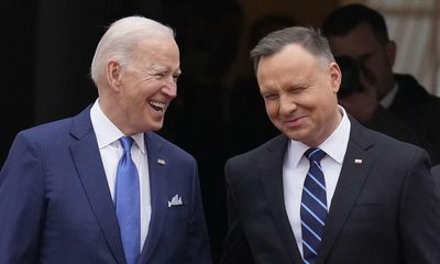 Biden offers further military support to Ukraine as Russian troops falter