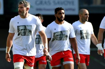 Montpellier rally against Biarritz in Top 14 as tributes paid to Aramburu