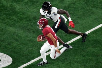 Seahawks use official top-30 visit on Cincinnati CB Ahmad ‘Sauce’ Gardner