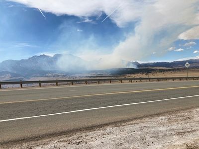 Wildfire southwest of Boulder forces 1,200 evacuations