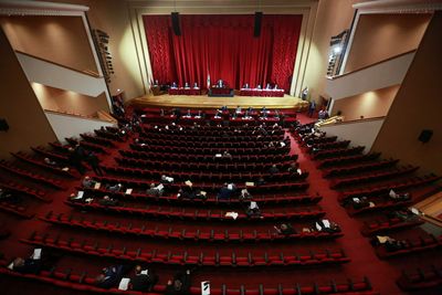 Lebanese parliament to debate capital control law