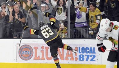 Blackhawks collapse in third period, lose to desperate Golden Knights