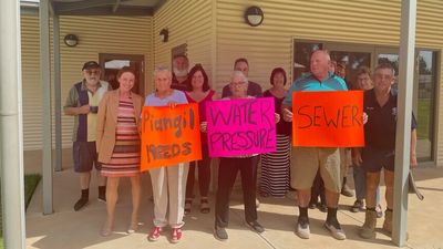 Victorian towns plead for running water supply, sewerage systems