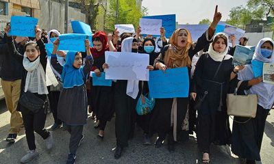 Protesters call for the Taliban to reopen Afghan girls’ schools