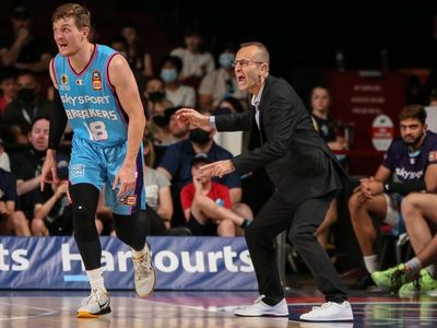 Taipans edge bottom of NBL table Breakers
