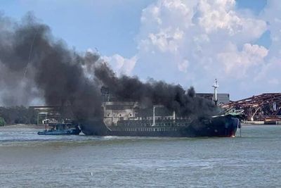 Oil tanker explodes at mouth of Chao Phraya river; 1 dead