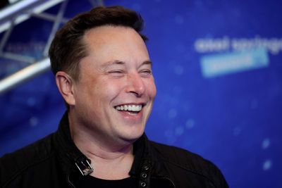 Elon Musk says humans trying to live longer would stop society from advancing