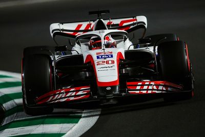 Magnussen says his neck "just broke in Q3" in Jeddah