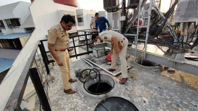 Two dead, as many critical after inhaling chemical during cleaning water tanks in Thane