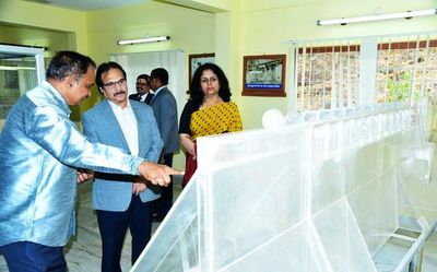 A.P. Chief Justice prays at Srisailam temple