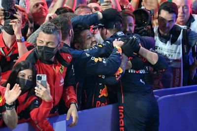 Verstappen bounces back with thrilling Saudi Arabian victory over Leclerc