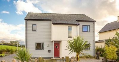 Country home walking distance from beach going to auction but comes with a warning