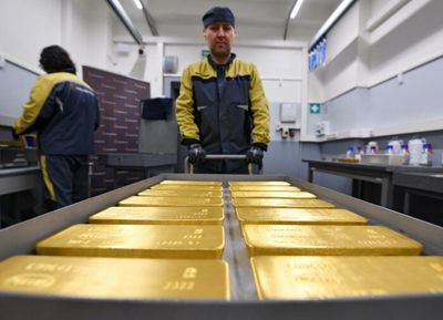 What Sanctions Mean for Russia's $140 Billion in Gold