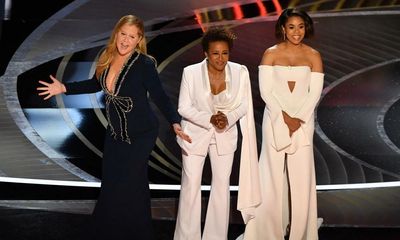 Amy Schumer, Wanda Sykes and Regina Hall take on race, sexism and Hollywood in Oscars opening speech