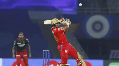 IPL 2022, Punjab Kings vs Royal Challengers Bangalore: Smith, Shahrukh sizzle after top order sets tone for Punjab's 5-wicket win against RCB