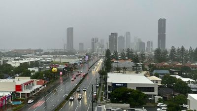 Flash-flooding warning for Gold Coast as BOM forecasts 170mm Monday, up to 100mm Tuesday