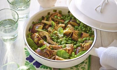 Giorgio Locatelli’s recipe for vignarola – braised spring vegetables