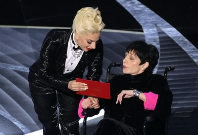 ‘I got you’: Lady Gaga praised for touching moment with Liza Minnelli during Oscars ceremony