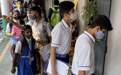 First SSLC examination passes off smoothly; students comply with dress code