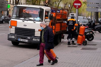 Spain prepares economic support plan amid energy price spike