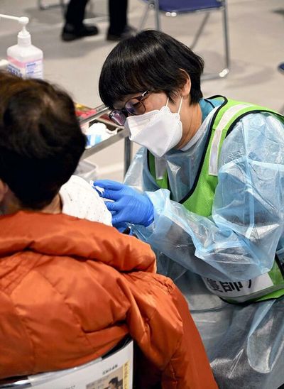 Japan helps former nurses return to work