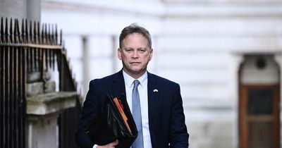 Grant Shapps threatens P&O Ferries with package of measures to ‘halt sackings’