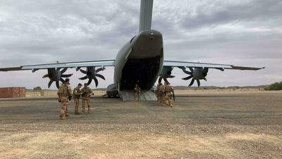 'Complex' military shake up as French forces in Mali retreat to Niger