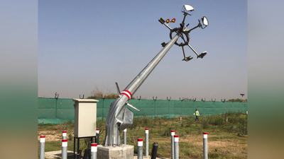 SpiceJet plane hits pole during pushback at IGIA; both pilots, several others derostered pending probe