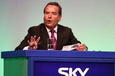 Jeff Stelling: Sky Sports presenter reverses decision to leave Soccer Saturday