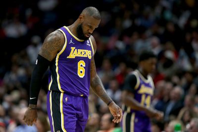 LeBron James says his ankle felt horrible after Lakers’ loss