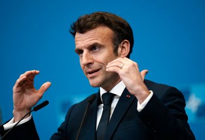 French campaign: Macron faces critics who call him 'killer'