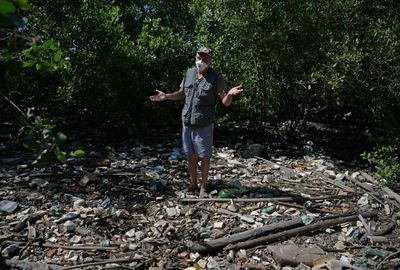 Rio launches clean-up of gorgeous, filthy bay -- again