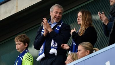 What we know about Russian billionaire Roman Abramovich's reported 'poisoning' in Ukraine