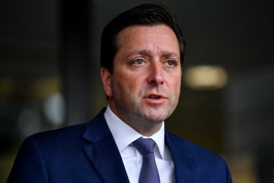 Matthew Guy criticises Victoria’s Covid close contact rules after going into isolation