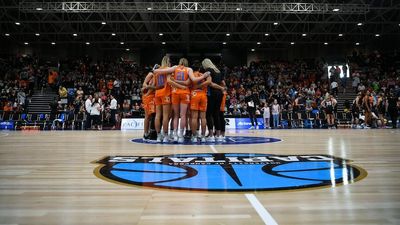 Canberra Capitals lose their shot at WNBL final after eight players test positive for COVID-19
