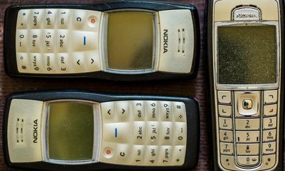 Even a mugger didn’t want my old Nokia. So why are so many people turning to ‘dumbphones’?