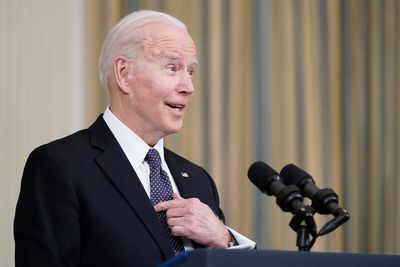 Biden news - live: GOP mocked for hypocrisy on president’s ‘cheat sheet’ as Trump asks Russia for Hunter dirt