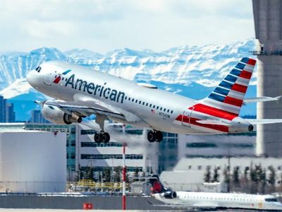 If You Invested $1,000 In American Airlines Stock At Its Pandemic Low, Here's How Much You'd Have Now