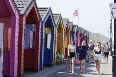 Met Office increases threshold for heatwaves across England as climate changes