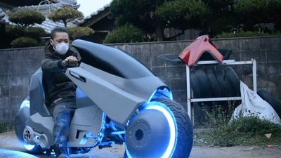Watch This Guy Bring Kaneda's Bike From Akira To Life As A Custom Build