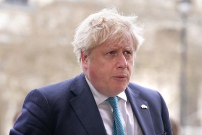 Bereaved Covid families boo ministers at Boris Johnson’s dinner as Partygate fines issued