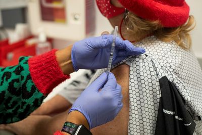 US regulators approve 2nd COVID booster for those aged 50 and up