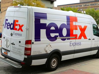 If You Invested $1,000 In FedEx Stock At The IPO, Here's How Much You'd Have Now