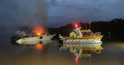 Fennell Bay boat fire sends man to hospital