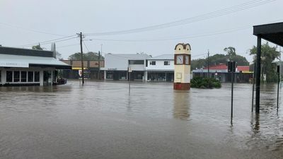 Byron Bay CBD under water for most of the day amid widespread flooding in northern NSW